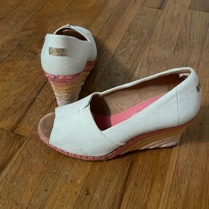 Super cute open toed wedge sandals. Only worn once!